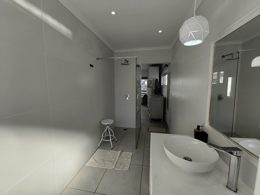 To Let 3 Bedroom Property for Rent in Stilbaai Wes Western Cape
